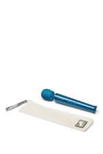 LE WAND PETITE RECHARGEABLE VIBRATING MASSAGER BLUE - obrazek 3
